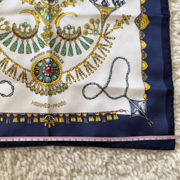Authentic Hermès “Parures des Sables" Silk Scarf - Picture 12 of 12